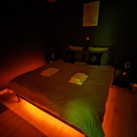 Suite Romantique Jacuzzi Moulins Kültér fotó